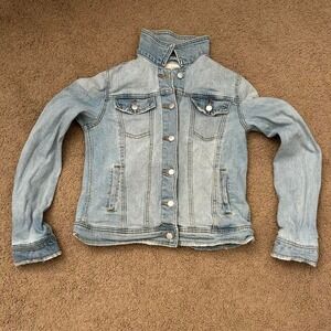 Youth Medium/ Adult XS Light wash denim jacket with white stitching details